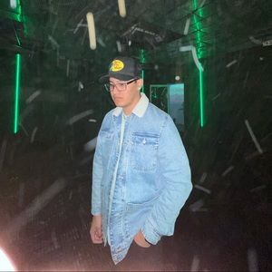 Meet your Posher, Douglas